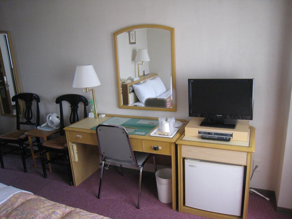 Hotel Palace Inn Toyota Тойота Екстериор снимка